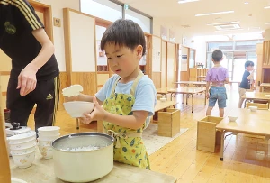 3-5才児クラスのおやつ風景